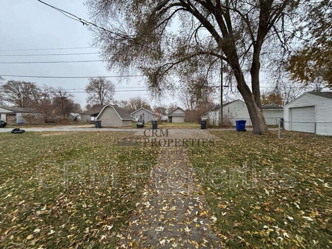 Building Photo - 1330 S Jay St