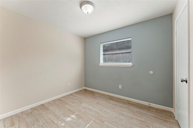 Building Photo - 1410 PI Cir