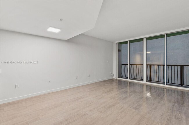 Building Photo - 1756 N Bayshore Dr