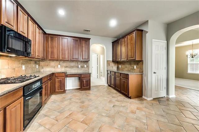 Building Photo - 9304 Regal Oaks Dr