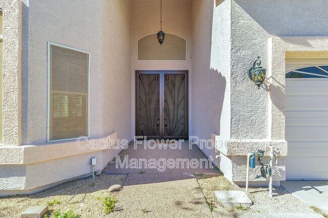 Building Photo - 2524 N Sunrise