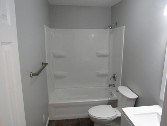 Building Photo - 2203 Old Sycamore Loop