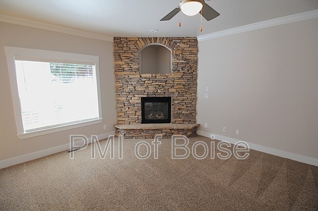 Building Photo - 2271 E Powder River St