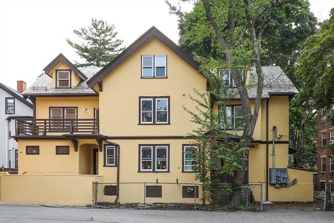 Building Photo - 5 Chauncy St