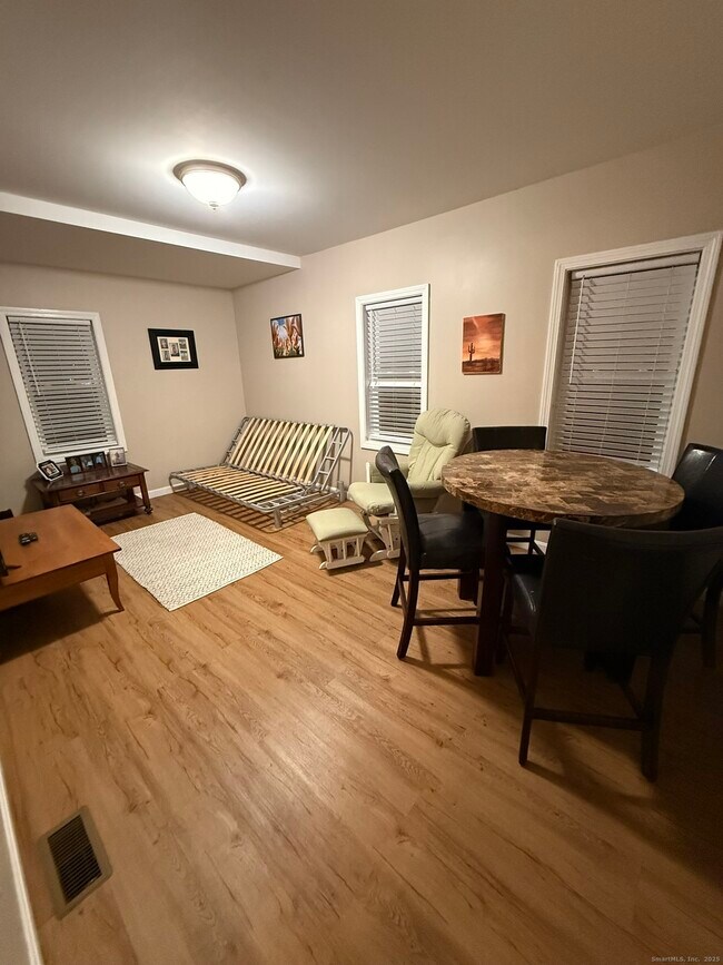 Building Photo - 112 Liberty St