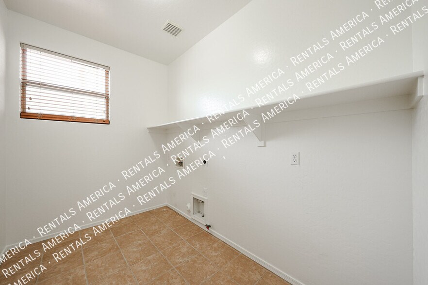 Building Photo - 19407 E Canary Way