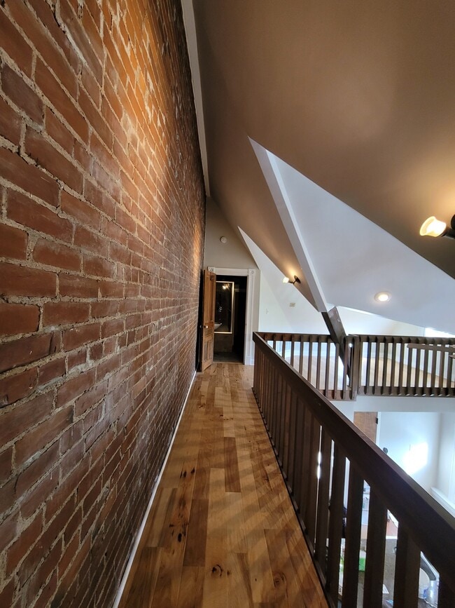 Building Photo - 530 Garrard St