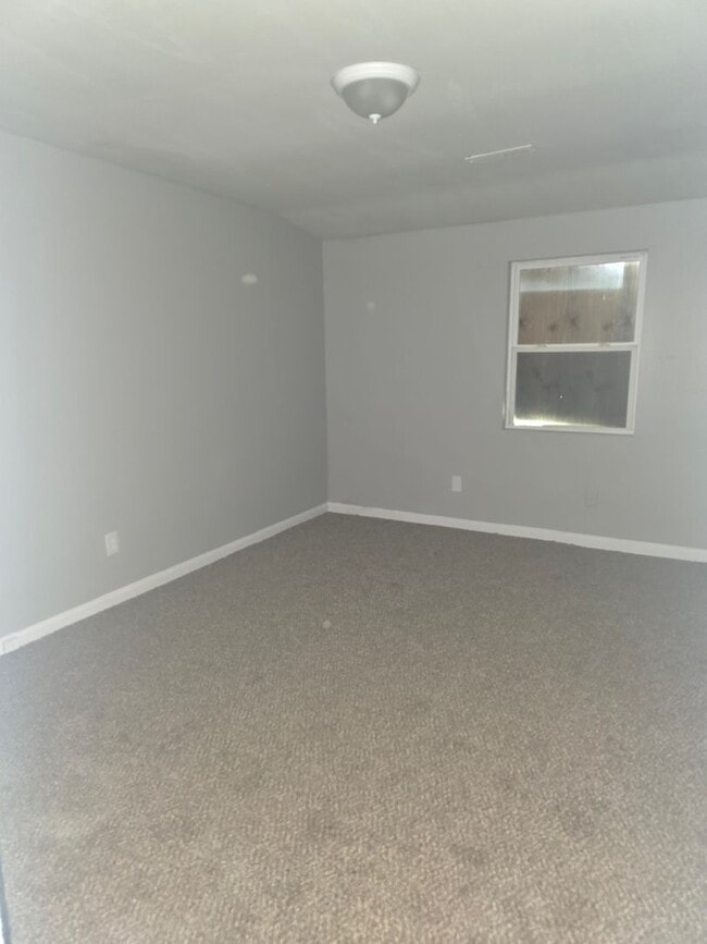 Building Photo - 1305 St Stephens Dr