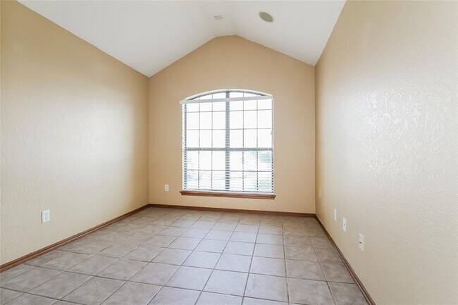 Building Photo - 2213 SW 137th Pl