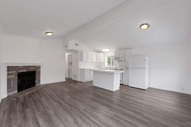 Building Photo - 149 1st Ave