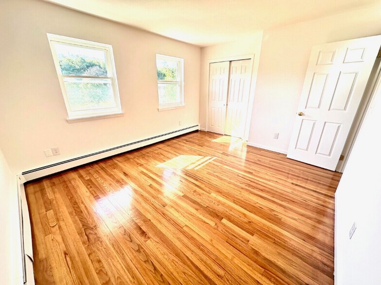 Primary Photo - 1 Orchard Hill Cir