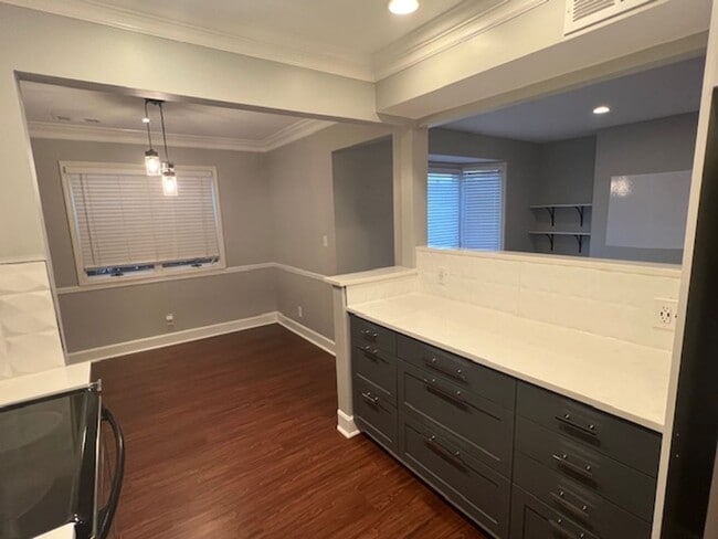 Building Photo - Spacious 2-bedroom, 2-bath condominium offering