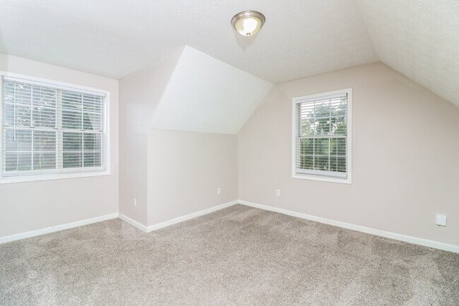 Building Photo - 2631 Windage Dr SW