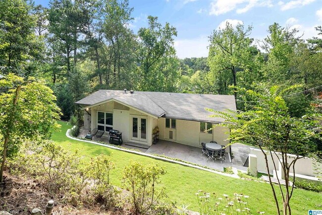 Building Photo - Mountain Brook 5 Bedroom, 3 Bath with Finished Lower Level