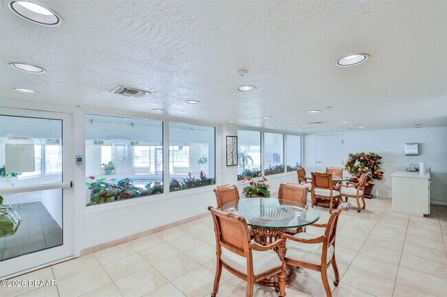 Building Photo - 2545 S Atlantic Ave