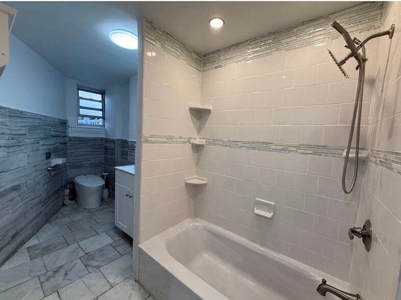 Building Photo - 31 Herkimer St