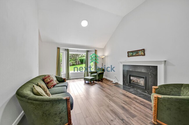 Building Photo - A fabulous 3 bedroom and 3.5 bathroom house