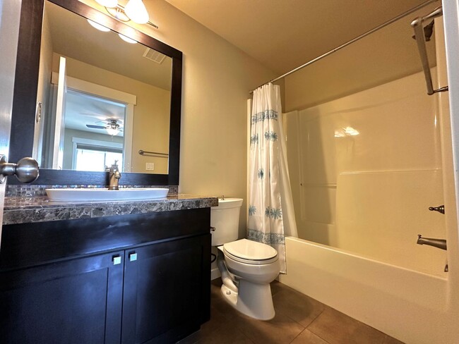 Building Photo - Beautiful, Luminous 2BR | 2.5BA in the Hea...