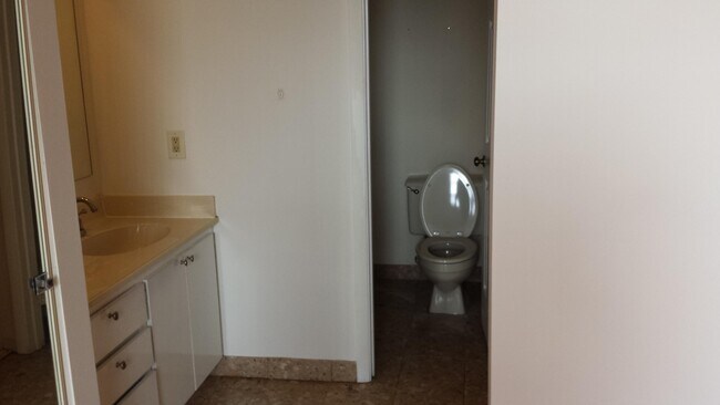 Building Photo - 3540 Whitehall Dr