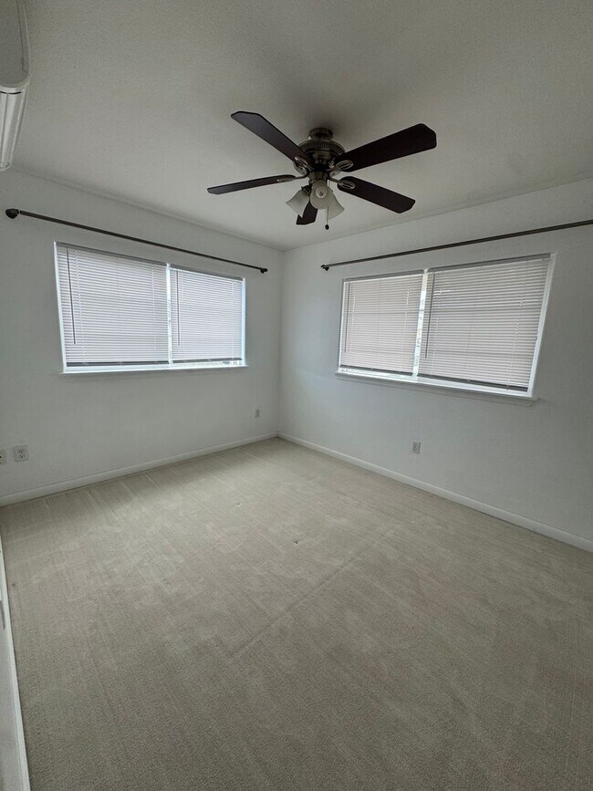Building Photo - 466 Kunehi St