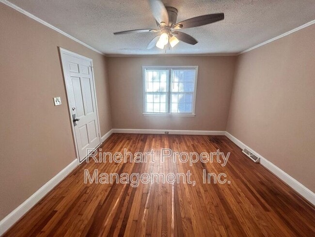 Building Photo - 1329 Eisenhower Rd