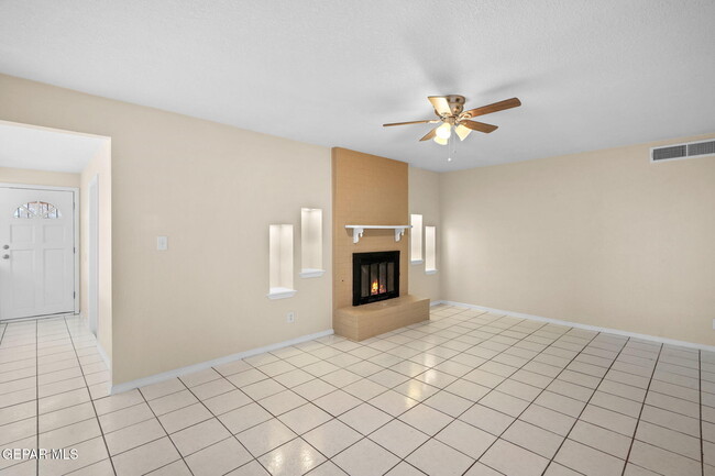 Building Photo - 5640 Van Horn Dr