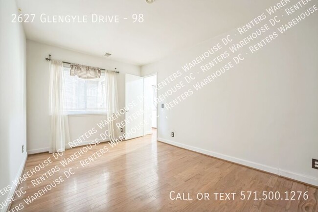 Building Photo - Charming 2Bd/1.5Bth Condo in the Heart of ...