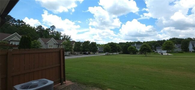 Building Photo - 1716 Lincoln Dr