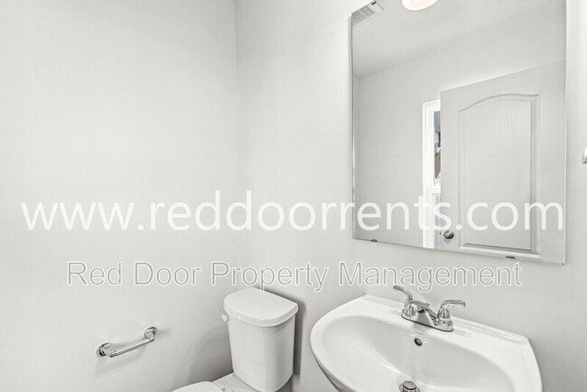 Building Photo - 6903 Oakdale Ln