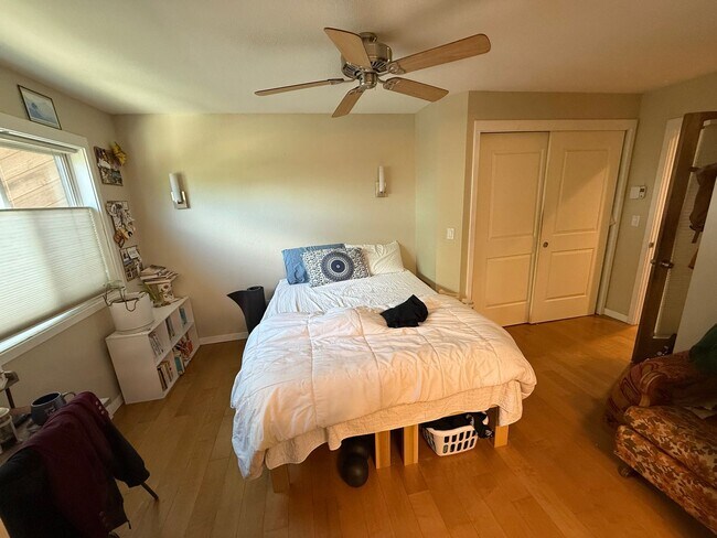 Building Photo - 3 Bedrooms!! 3 Baths!!