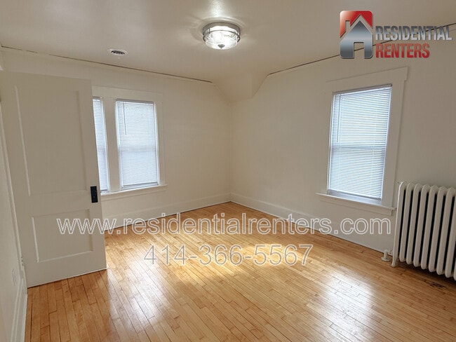 Building Photo - 2033 S 82nd St