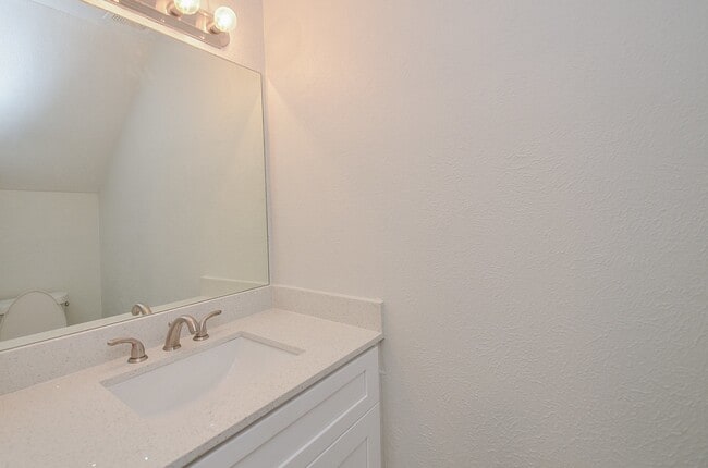 Building Photo - 8101 Amelia Rd