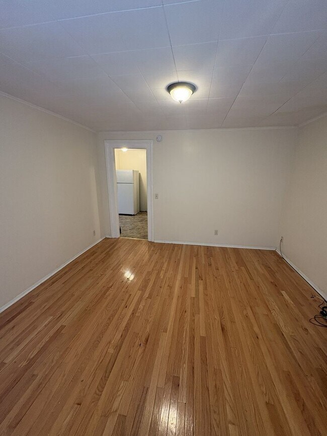 Building Photo - 63 Langslow St