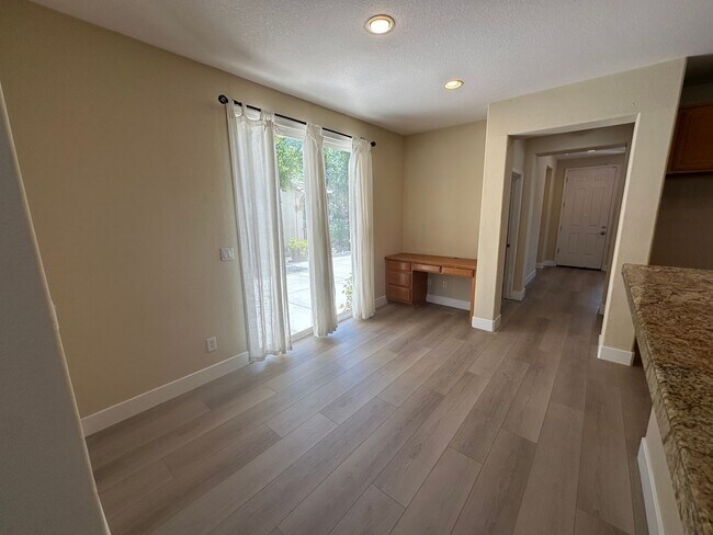 Building Photo - 2397 Tamalpais Ave