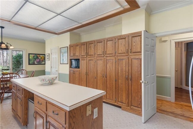 Building Photo - 15905 Westbrook Rd