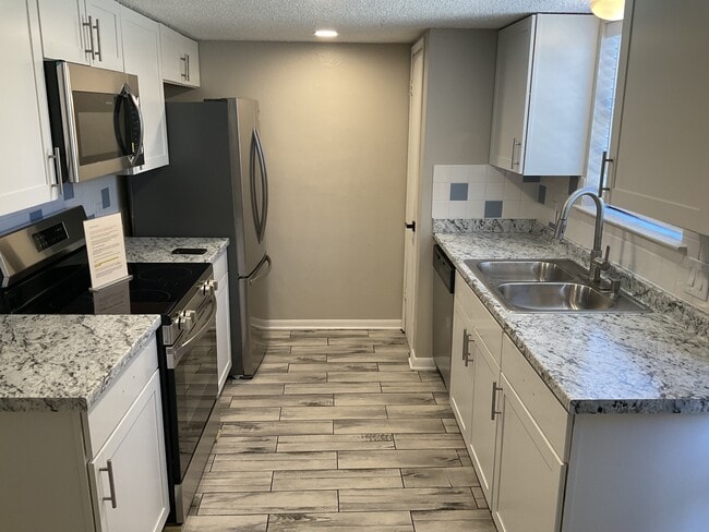 Building Photo - 85 E Caldwood Dr