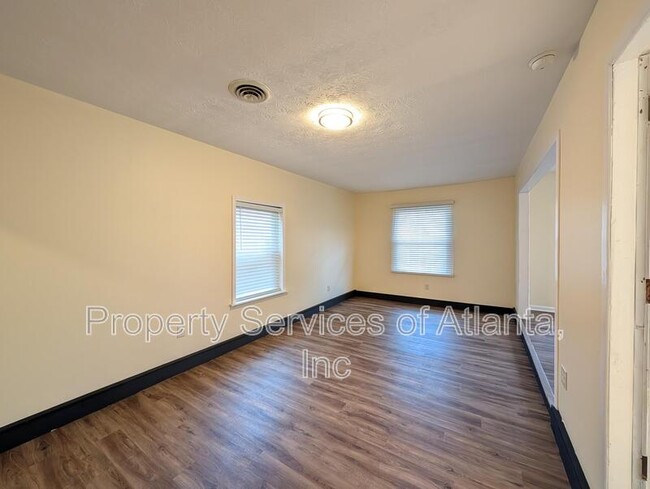 Building Photo - 525 Cedar Wood Ct SW