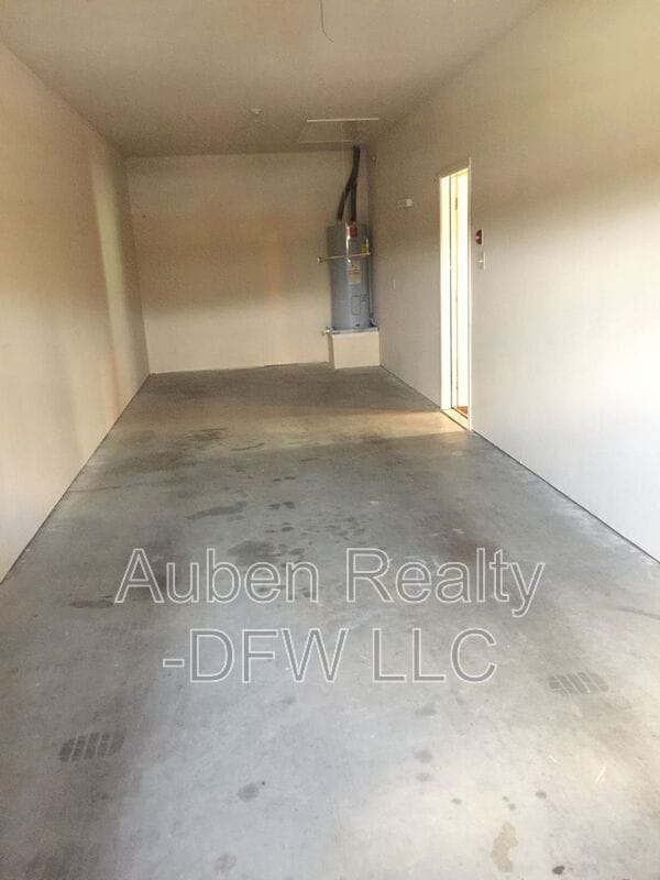 Building Photo - 2310 Wood River Pkwy
