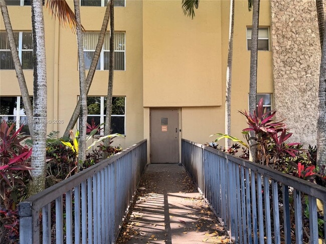 Building Photo - 1800 Sans Souci Blvd