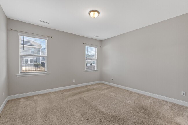 Building Photo - 138 Willow Grove Ln