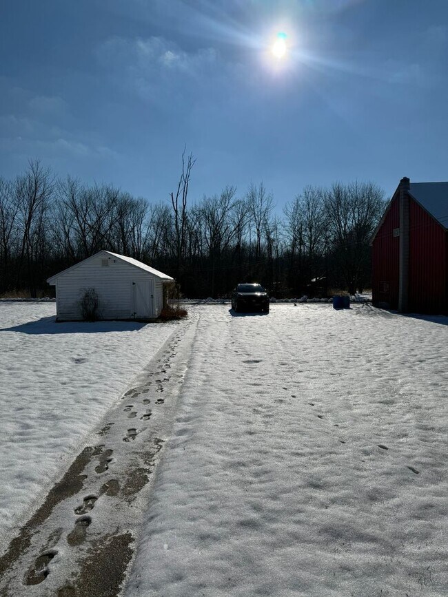 Building Photo - 310 W Market St