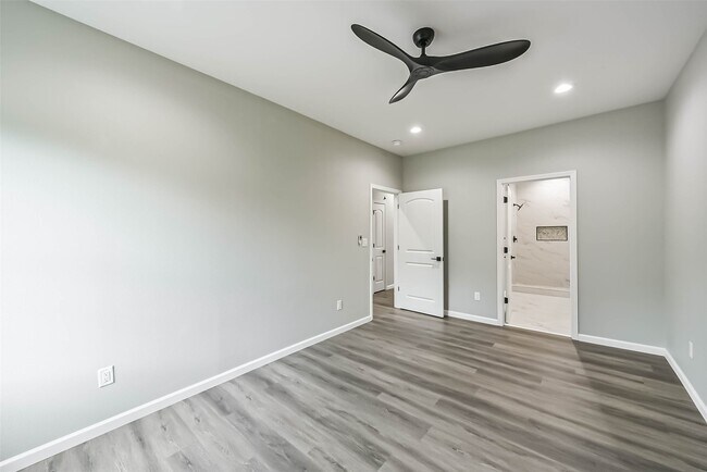 Building Photo - 3007 Bringhurst St