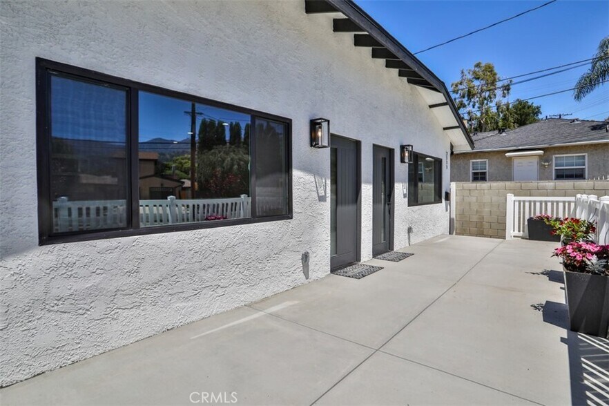 Building Photo - 2111 Scott Rd