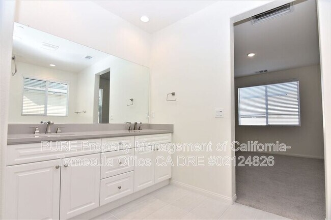 Building Photo - 32615 Cert St