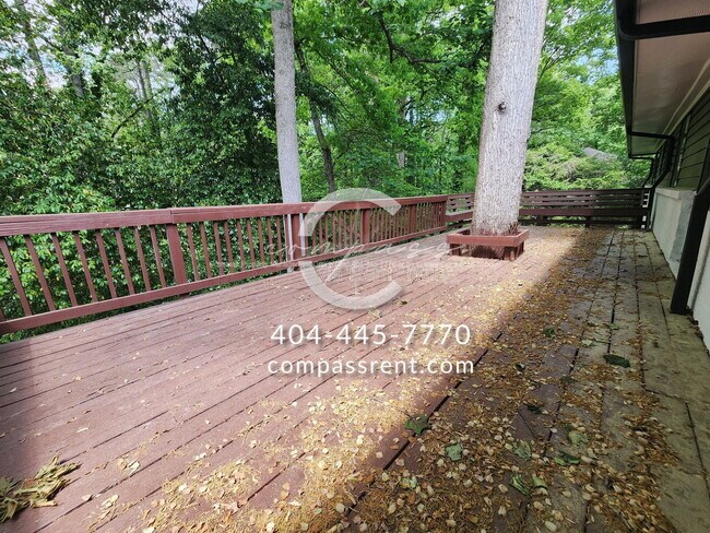 Building Photo - 2636 Whiteleigh Ct NE