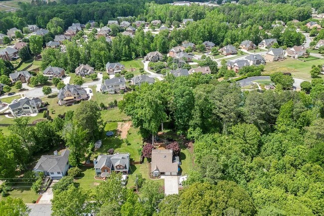 Building Photo - 1813 Rambling Woods Dr NW