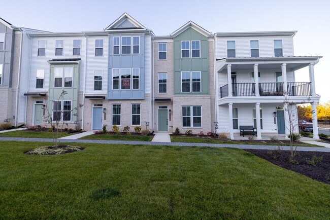 Building Photo - 15369 Sunray Aly