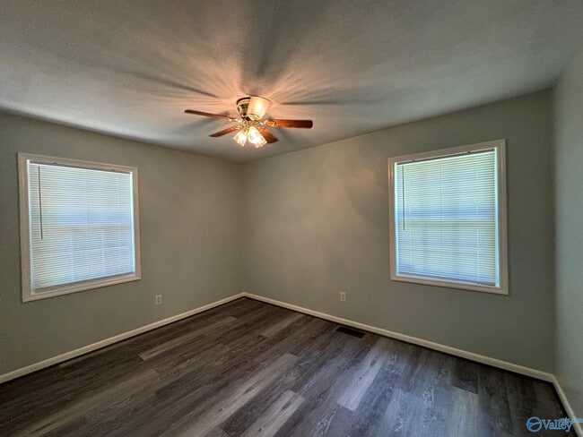 Building Photo - 11803 E Gateway Dr SE