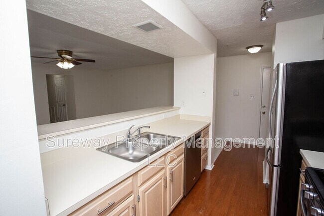 Building Photo - 67 Eldon Way