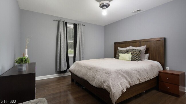 Building Photo - 1496 Washington Valley Rd